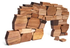 Holzbausteine Mauerspiel